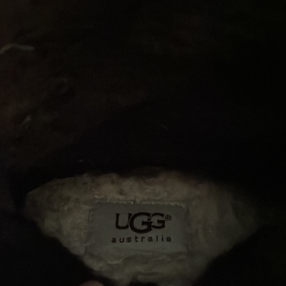 UGG fleece lined boots - Picture 2 of 6